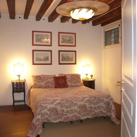 דירות ונציה Al Pozzo Dei Scoacamini, 100 M From San Marco, Ground Floor מראה חיצוני תמונה