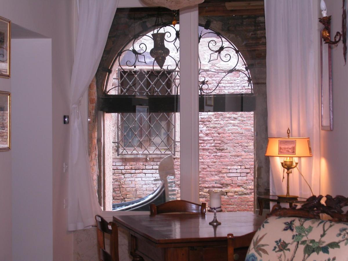 דירות ונציה Al Pozzo Dei Scoacamini, 100 M From San Marco, Ground Floor מראה חיצוני תמונה